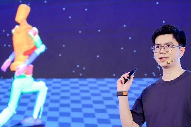 天才少年稚晖君快盈VIII机器人走路进场！AI模型做大脑，目标售价20万以内